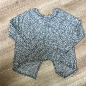 Matilda Jane Heathered Gray Knit Top, size Medium, New with no holes or stains